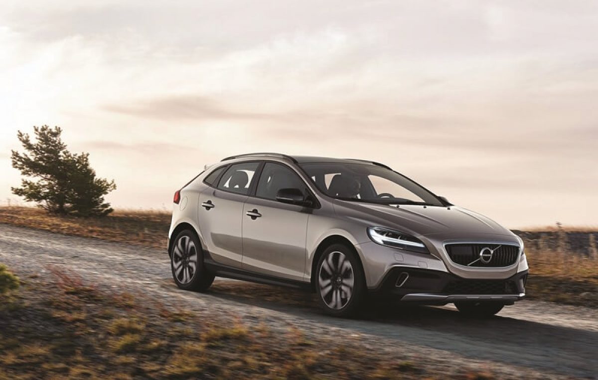 Volvo V40 Cross Country Τ3 1.5 Auto Business Plus: Πλούσιο με σούπερ τιμή 