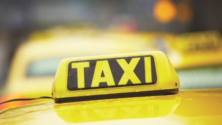 Ταξί: Ανανέωση του στόλου ή επέκταση του ορίου απόσυρσης;