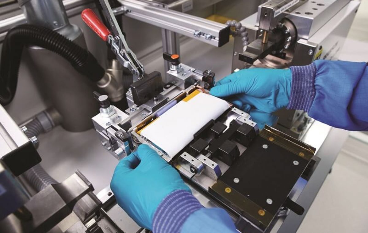 BMW Group : Μπαταρίες για ηλεκτρικά.