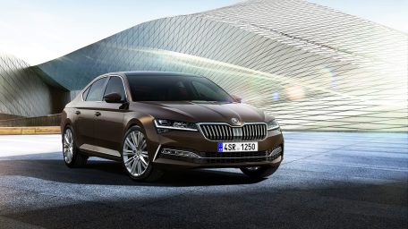 Αποκαλύφθηκε το ανανεωμένο SKODA SUPERB