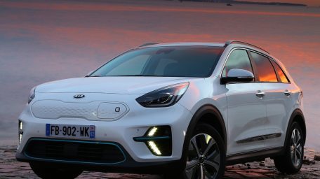 Kia: Σε υβριδικά μονοπάτια και το Niro