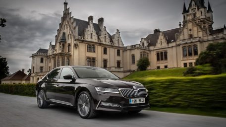 Οι τιμές του νέου SKODA SUPERB λίγο πριν την πρεμιέρα του μοντέλου