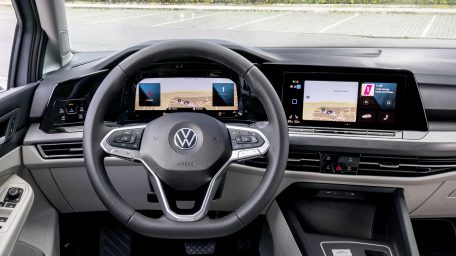 Η Volkswagen με το Golf και το νέο κόκπιτ