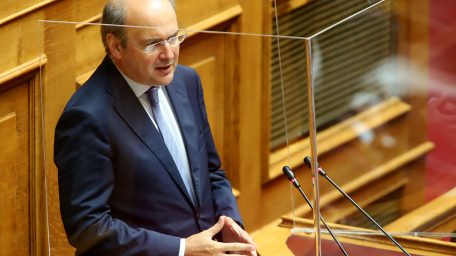 Αυξάνεται και άλλο η επιδότηση στα ηλεκτρικά ΙΧ