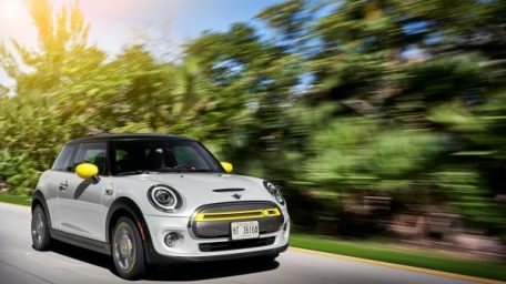 Η μείωση των εκπομπών CO 2 θα επιτευχθεί μέσω εκατομμυρίων ηλεκτροκίνητων οχημάτων