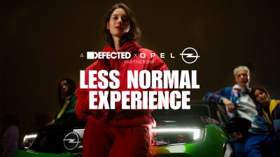 Η καμπάνια λανσαρίσματος με το διαφημιστικό μήνυμα “Less normal. More Mokka.”