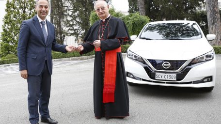 Το Βατικανό  κινείται ηλεκτρικά με Nissan LEAF