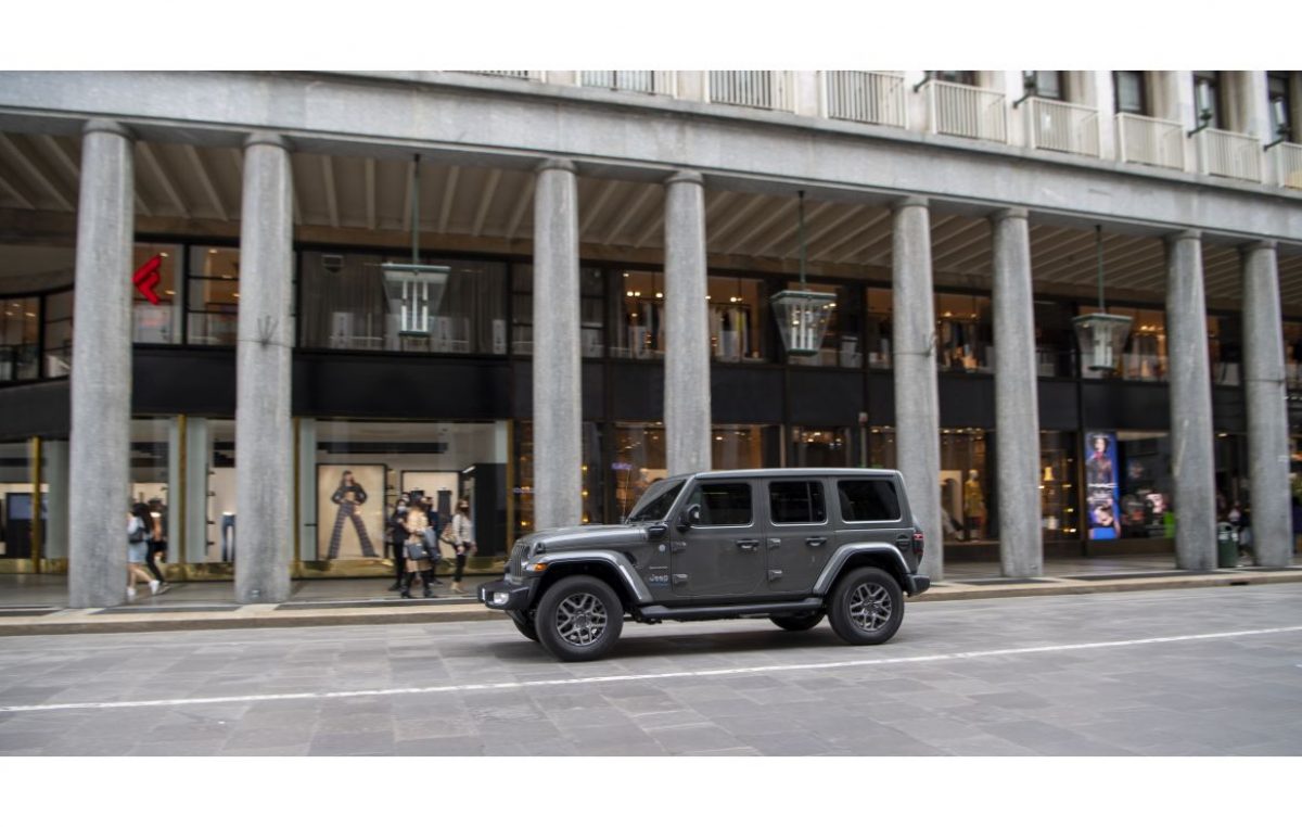 To Jeep® Wrangler 4xe πρωτοστατεί στις δοκιμές συνδεσιμότητας 5G για την οδική ασφάλεια