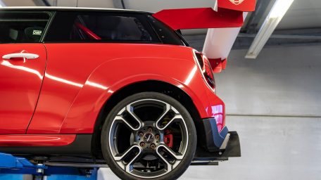 Το MINI John Cooper Works επιστρέφει στον 24ωρο αγώνα του Nürburgring