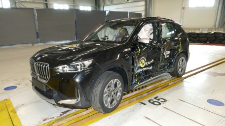 Η νέα BMW X1 και η νέα BMW Σειρά 2 Active Tourer έπεισαν τους ειδικούς με τα καινοτόμα συστήματά τους στον τομέα της παθητικής ασφάλειας.