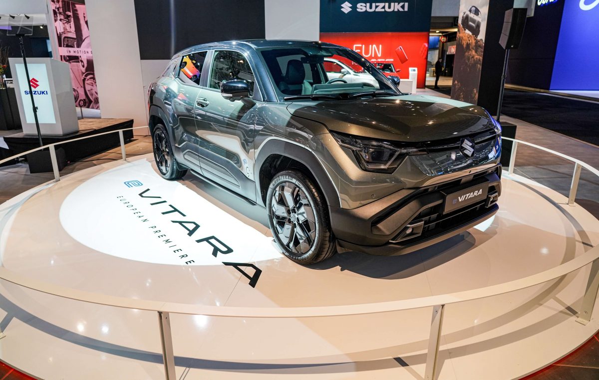 e VITARA: Η Suzuki παρουσιάζει το πρώτο αμιγώς ηλεκτρικό αυτοκίνητό της στο Σαλόνι Αυτοκινήτου των Βρυξελλών