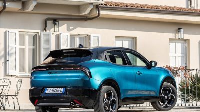 Alfa Romeo Junior Ibrida Q4: Η τετρακίνητη έκδοση τώρα στην Ελλάδα