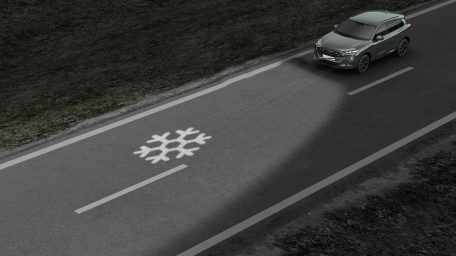 Audi: Η τεχνολογία ψηφιακού φωτισμού ανοίγει νέο κεφάλαιο στην οδική ασφάλεια