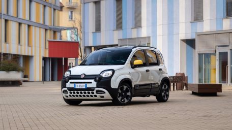 FIAT Pandina: Η νέα γενιά του θρυλικού Panda με υβριδική απόδοση και σύγχρονο εξοπλισμό