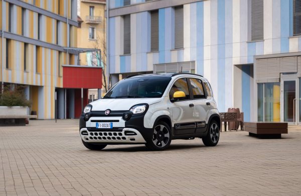 FIAT Pandina: Η νέα γενιά του θρυλικού Panda με υβριδική απόδοση και σύγχρονο εξοπλισμό
