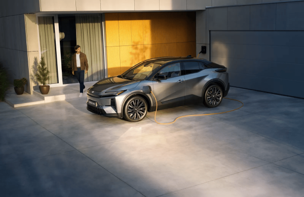 Νέα υπηρεσία Toyota HomeCharge: Μια ολοκληρωμένη και αξιόπιστη εμπειρία φόρτισης